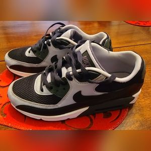 Nike Air Max Youth Black Sz. 8.5 Excellent Condition